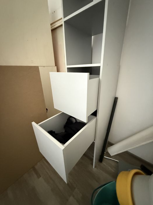 Szafa, garderoba, słupek