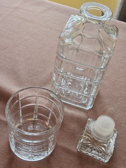 Nowa Karafka + 4 szklanki whiskey