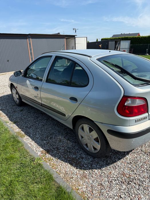 Renault Megane 1.6 benzyna 2000 rok