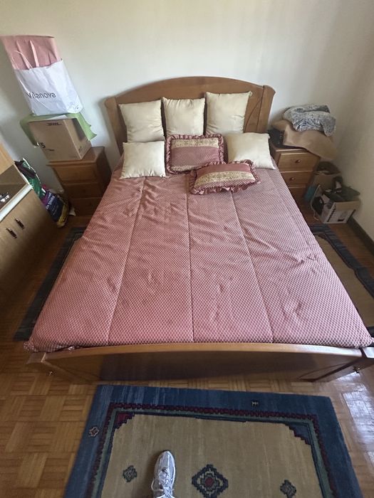 Cama de casal com colchao+mesas de cabeceira+comoda