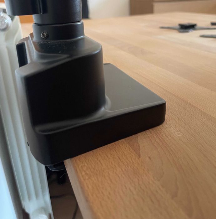 Braço articulado duplo para monitores VESA