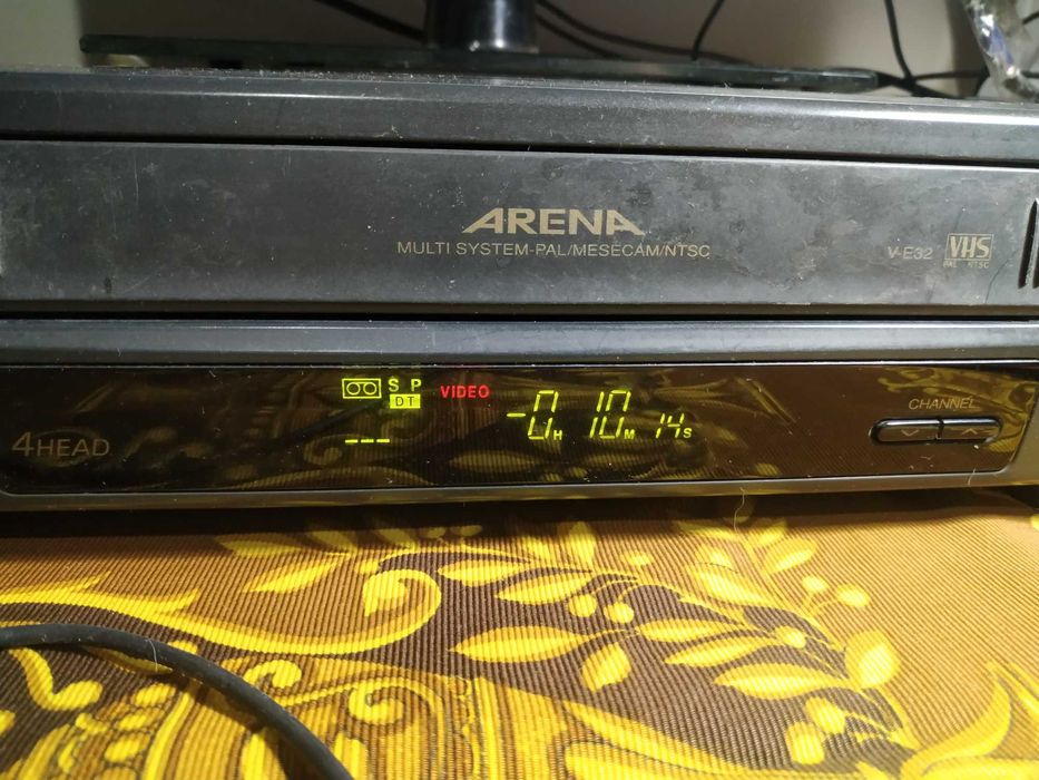 Видеомагнитофон відеомагнітофон toshiba v-e32