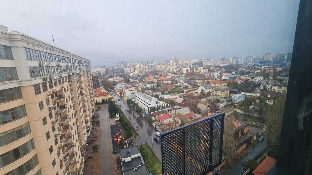 Продам 2 комнатную квартиру с видом на море. Фонтан  Аркадия Продам