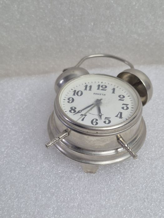 Часы ракета будильник