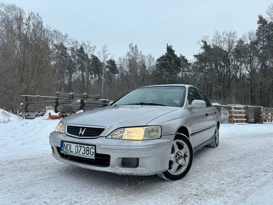 Honda Acoord 1.8 benzyna 2000r / Zadbany środek / Hak / Sportowa