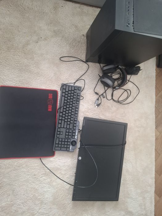 Komputer gamingowy oraz wszysrkiego akcesoria