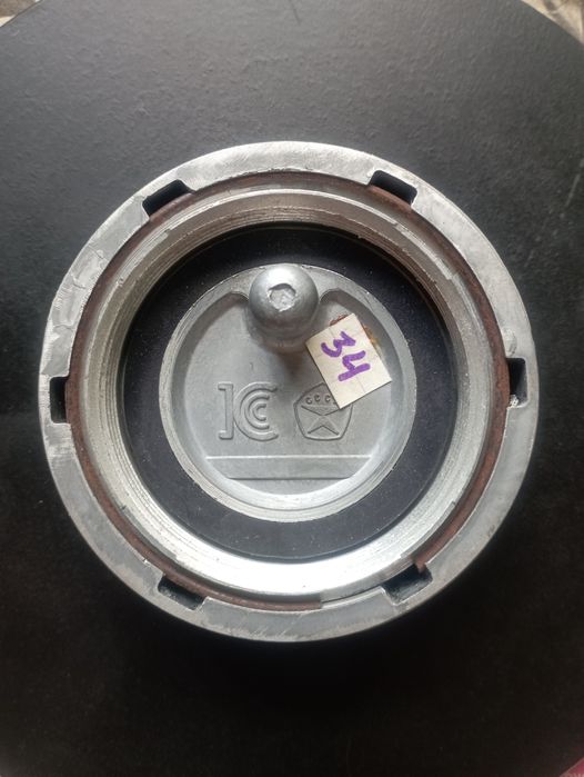 Продам крышку бензобака. ВАЗ то Таврия.
ВАЗ и Таврия.