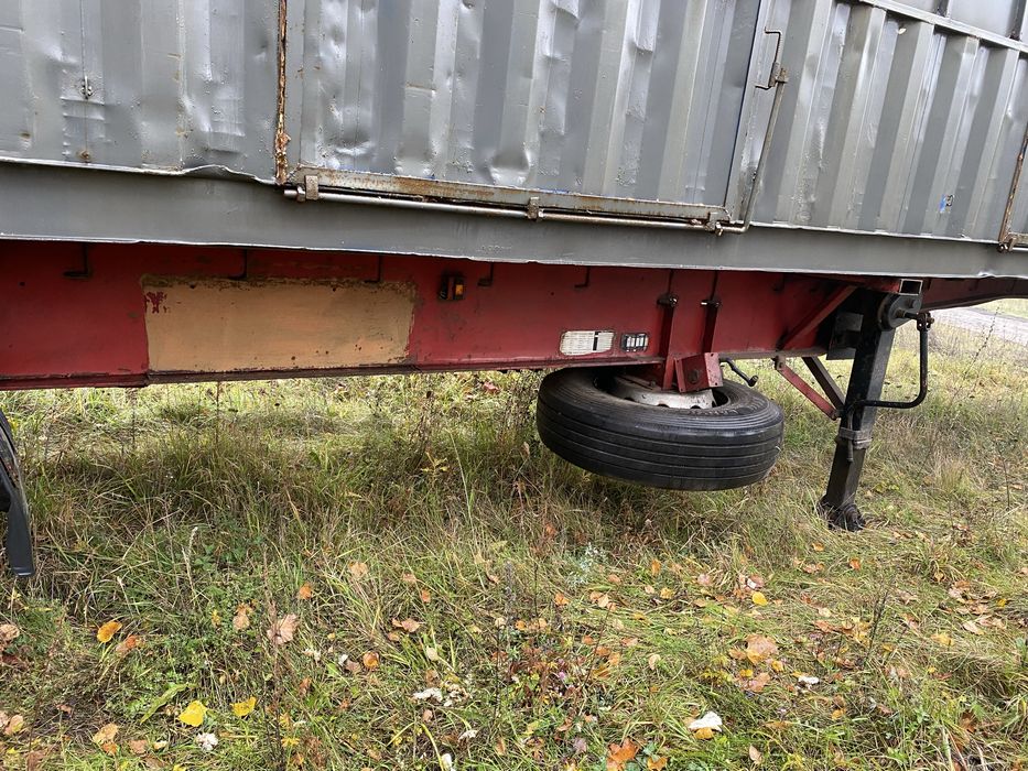 Напівпричіп-зерновоз контейнеровоз,на ходу можливий обмін,