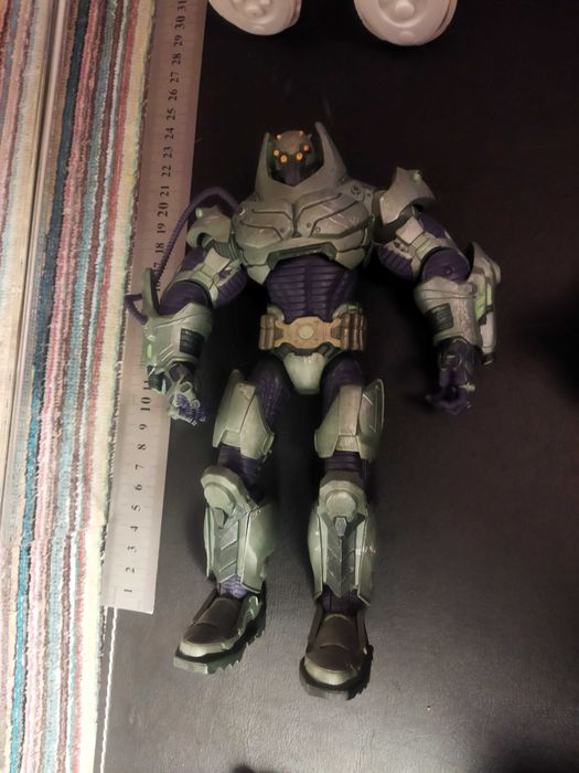 Marvel Sentinela mais outras figura de tamanho grande