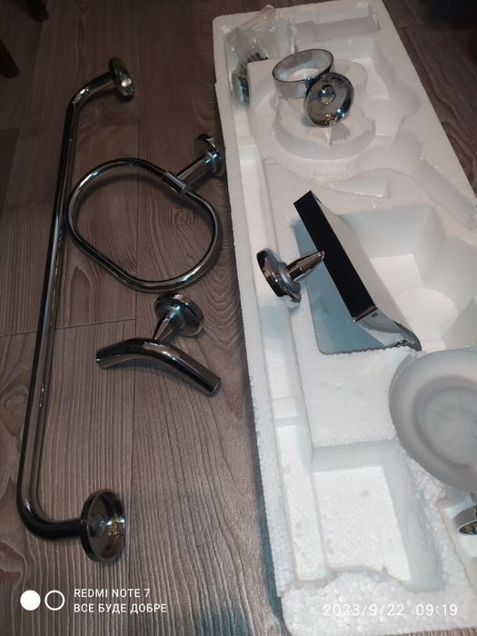 Набір тримачів/підставок для ванної кімнати хромований