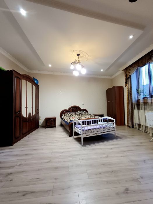 Продається ГАРНИЙ Будинок