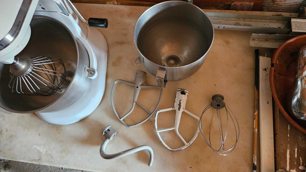 Kitchen Aid Heavy Duty Batedeira com acessorios em branco