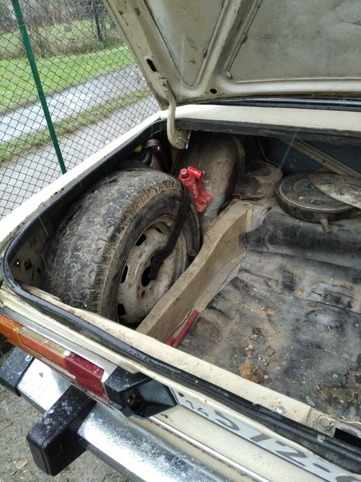 Автомобіль Ваз 2106