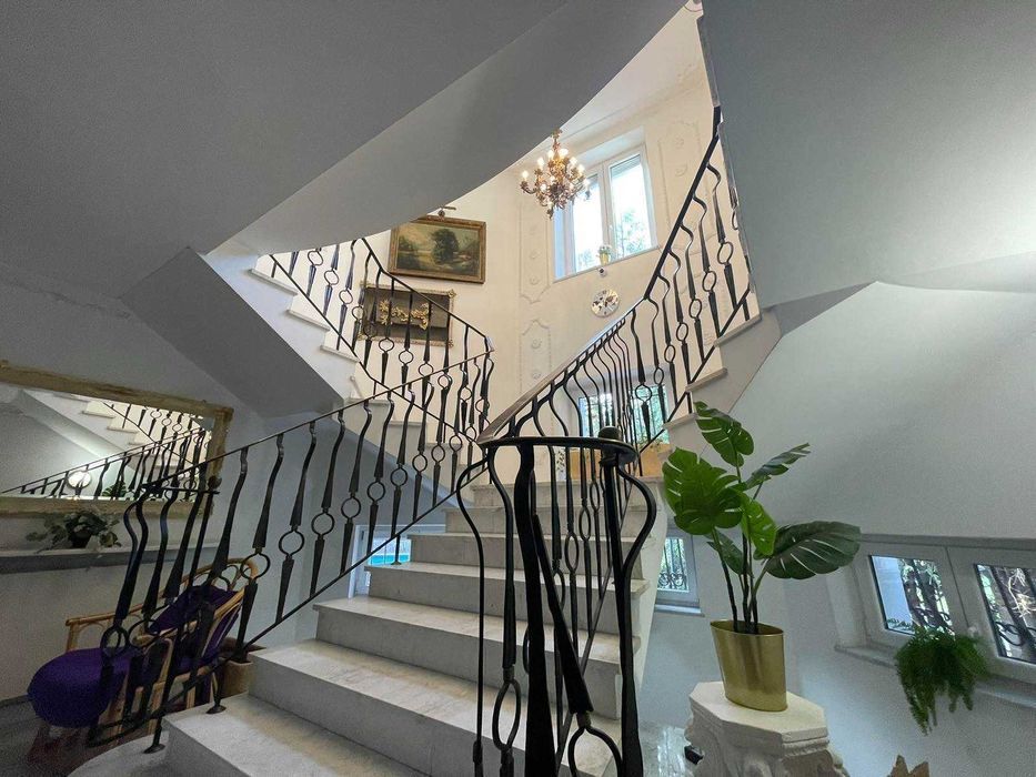 750 злотых в месяц проживания- Общежитие Варшава Есть бассейн. Hostel.