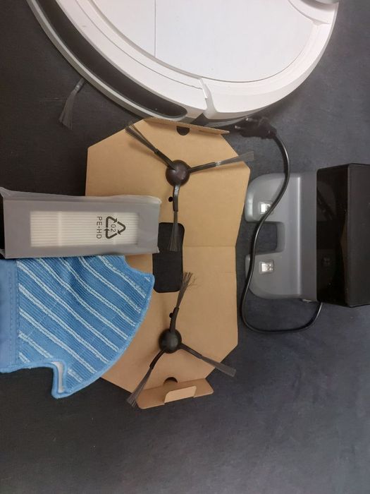 Миючий робот-пилосос Ecovacs Deebot OZMO 900 White