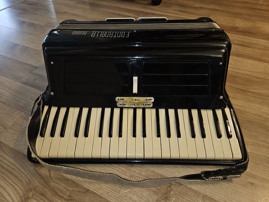 Akordeon włoski Fontanella Pesaro 120 basów