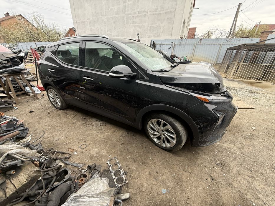 Двері Chevrolet Bolt EUV дверка 384A розборка шрот передня задня Шевроле Болт ЕЮВ