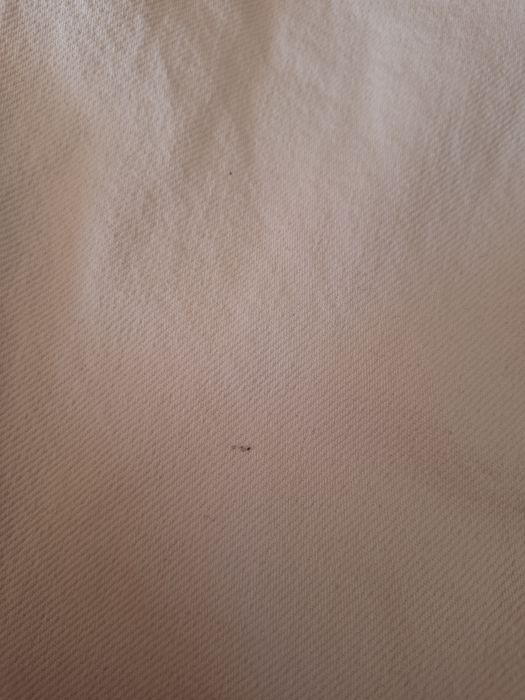 Dżinsy białe z rozcięciami