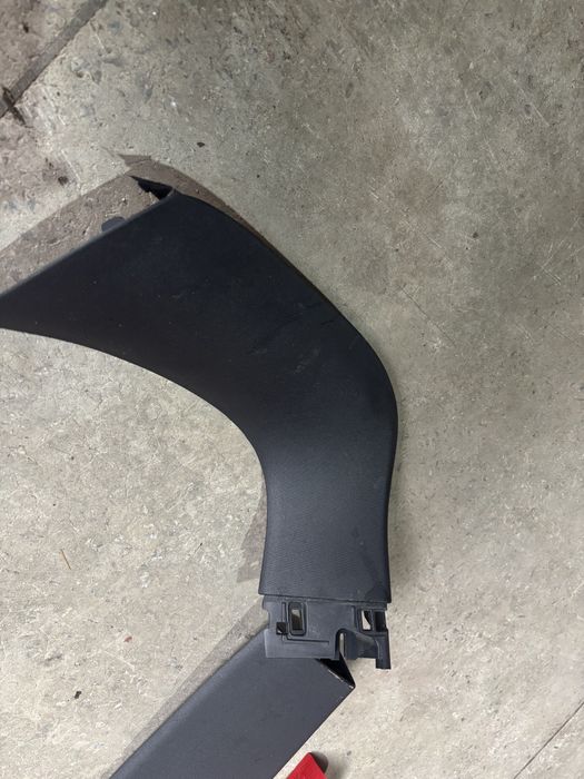 Пластик та стоп кришки багажника Renault Megan 3