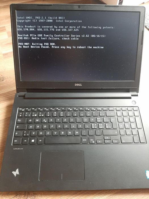 Zestaw  laptopów  cena za 3 sztuki