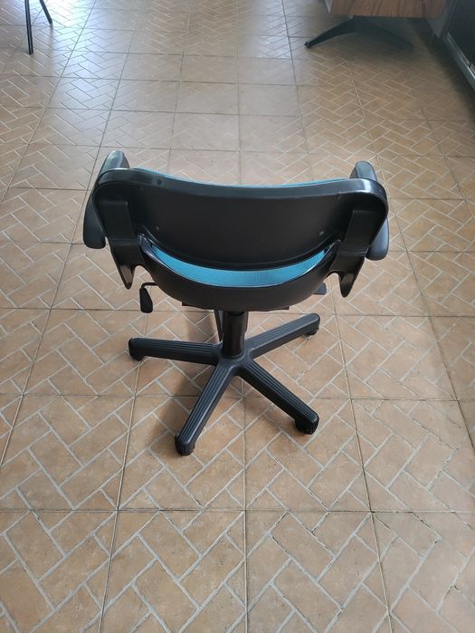 Cadeiras com rodas/pernas