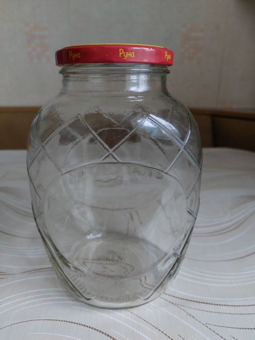Банка скляна 1,7 л.