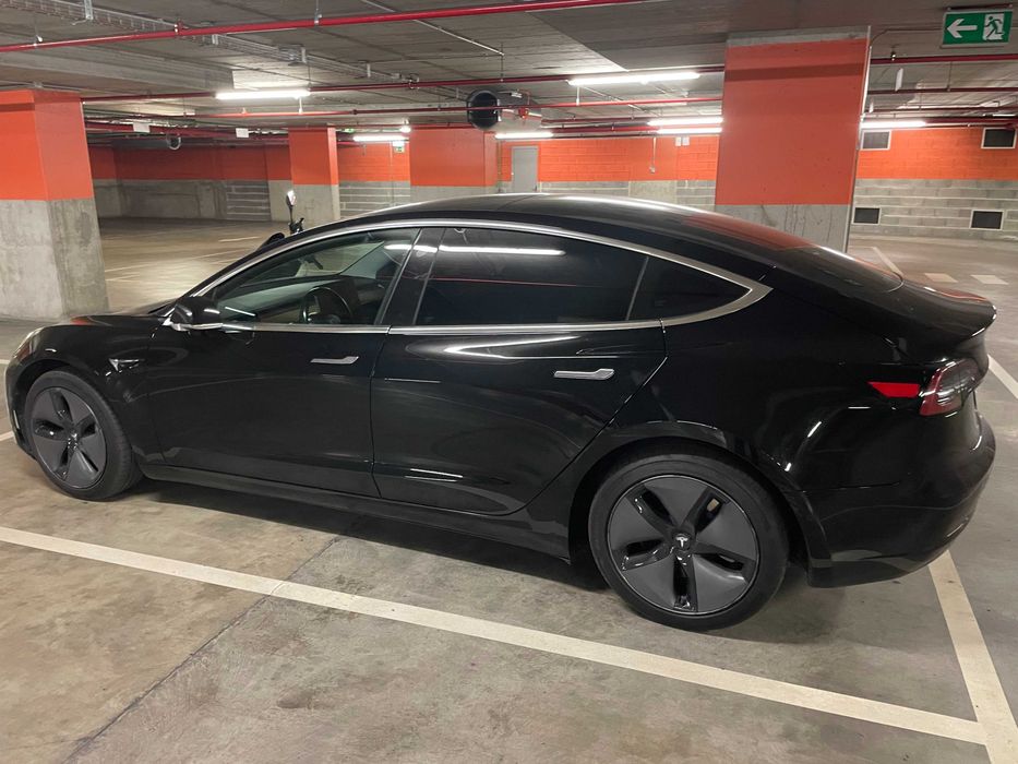 Tesla Model 3 LR com suspensão Highland