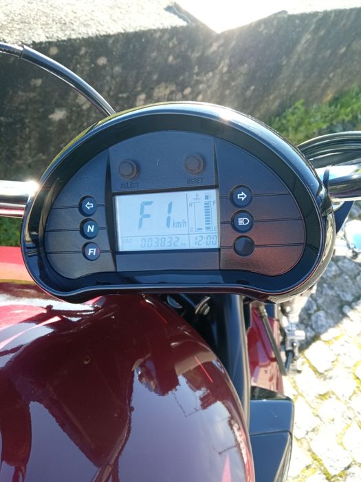 Moto Hyosung Áquila GV650
