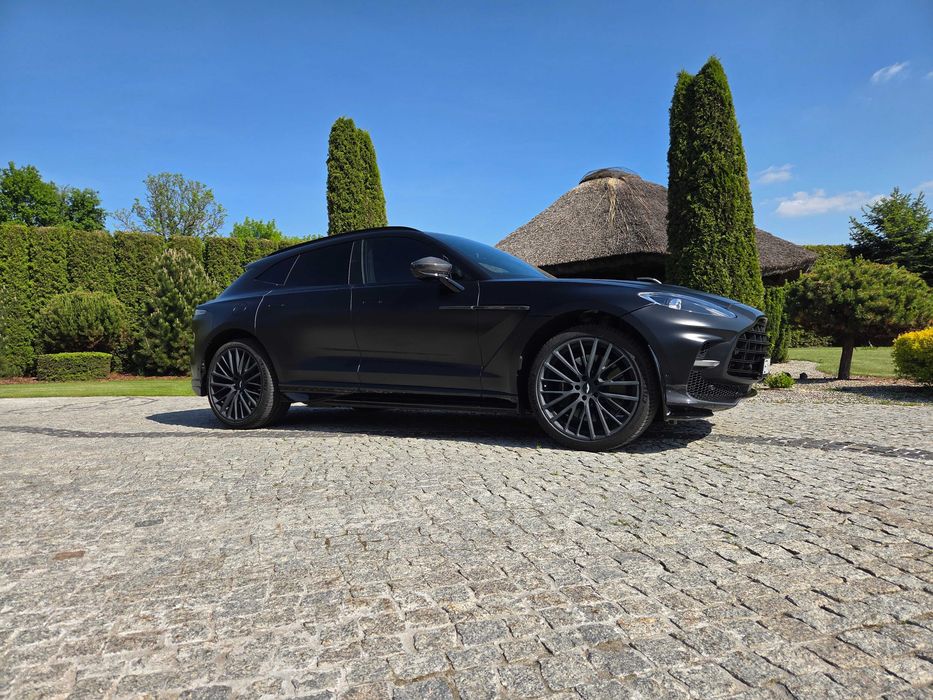 Aston Martin DBX 707