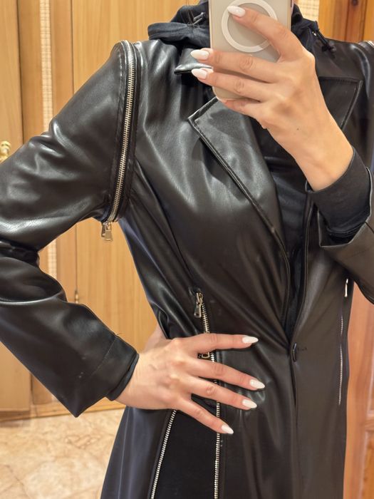 Тренч-жилетка з екошкіри на замші