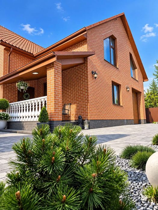Будинок в місті, підвал, 2 каміна, гараж, центральні комунікації!