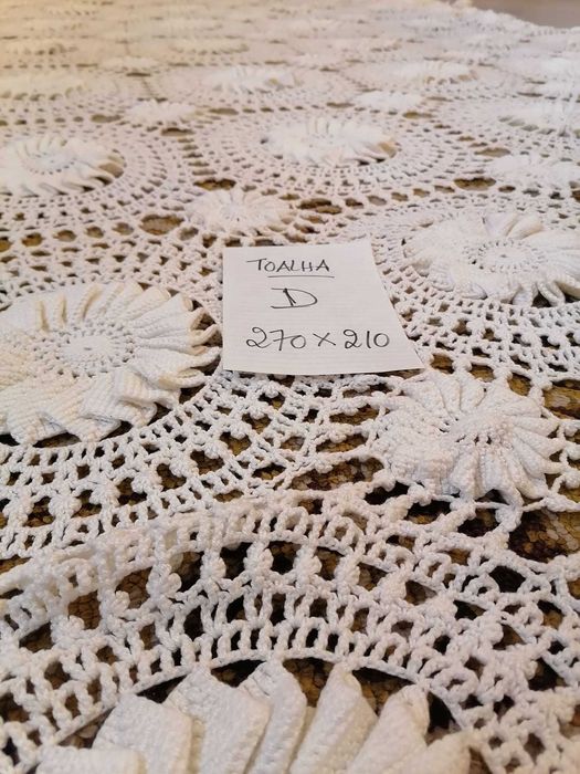HAND-CROCHETED TOWEL (D)