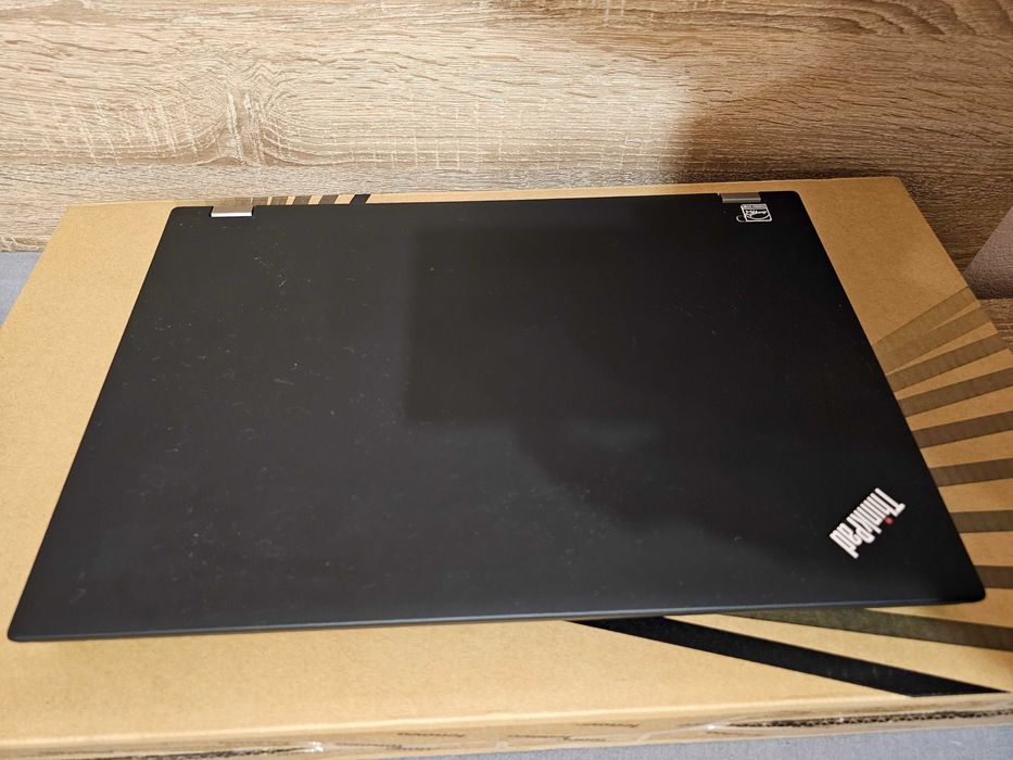 Lenovo P52 i7-8850H 32GB 15 cali 512SSD NVIDIA Quadro P2000
