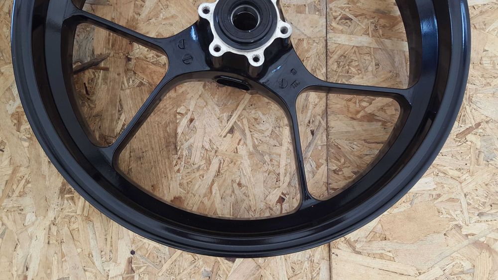 Felga Kolo Shiver 900 Aprilia  tyl super stan TYLNA jak NOWA 2017-