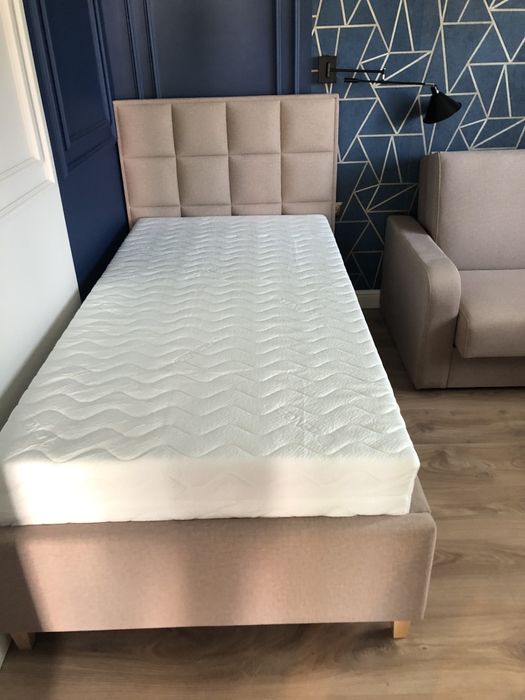 Łóżko tapicerowane