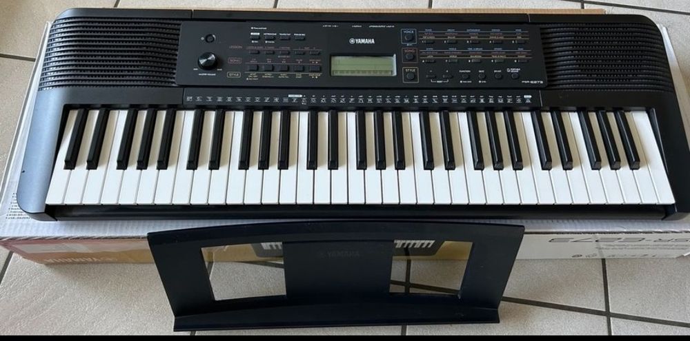 Синтезатор Yamaha PSR e 273