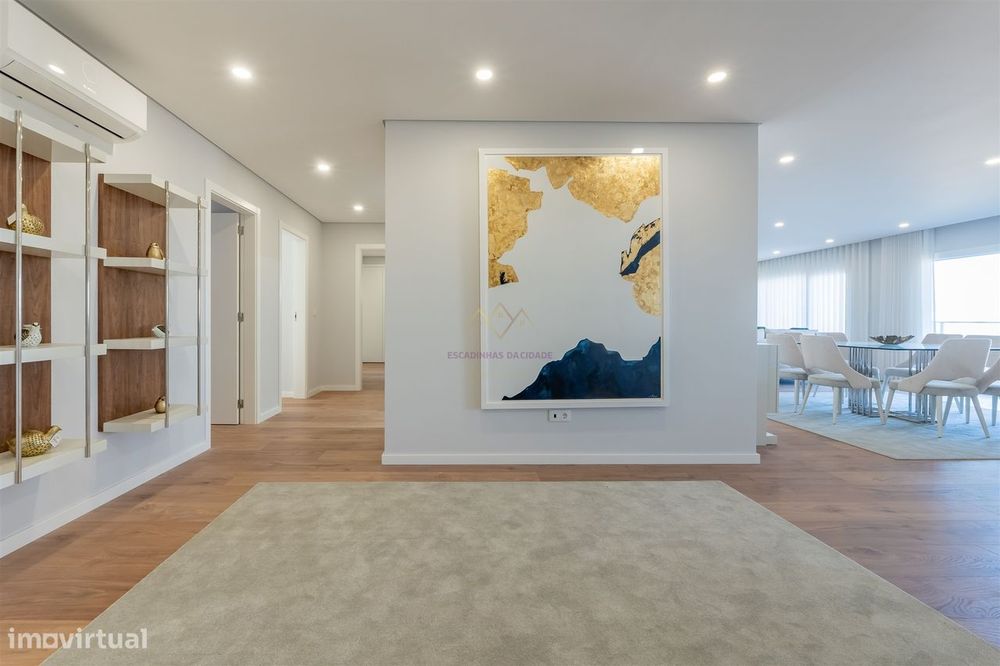 T4 com 207 m² | 2 Suites | Vista Rio | Garagem | Bom Sucesso, Alverca