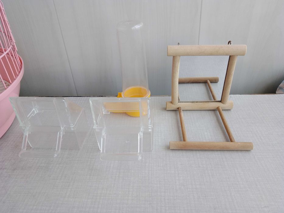 клетка для канареек попугаев мелких птиц  50х30см с принадлежностями