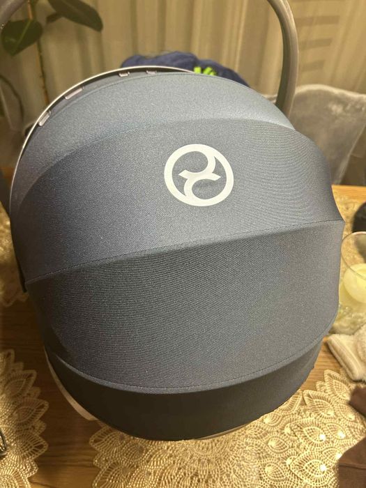Cybex cloud z i-size z bazą obrotowa