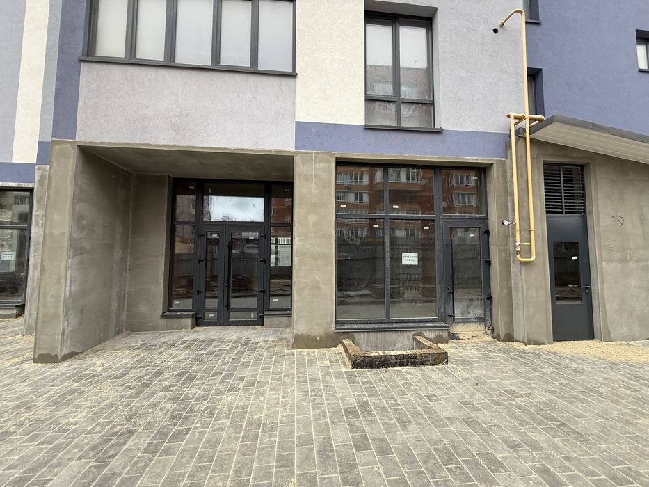 Оренда комерціі, ПЕРШИЙ ПОВЕРХ, ЦЕНТР СПАЛЬНОГО РАЙОНУ. площа Ринок-Бу