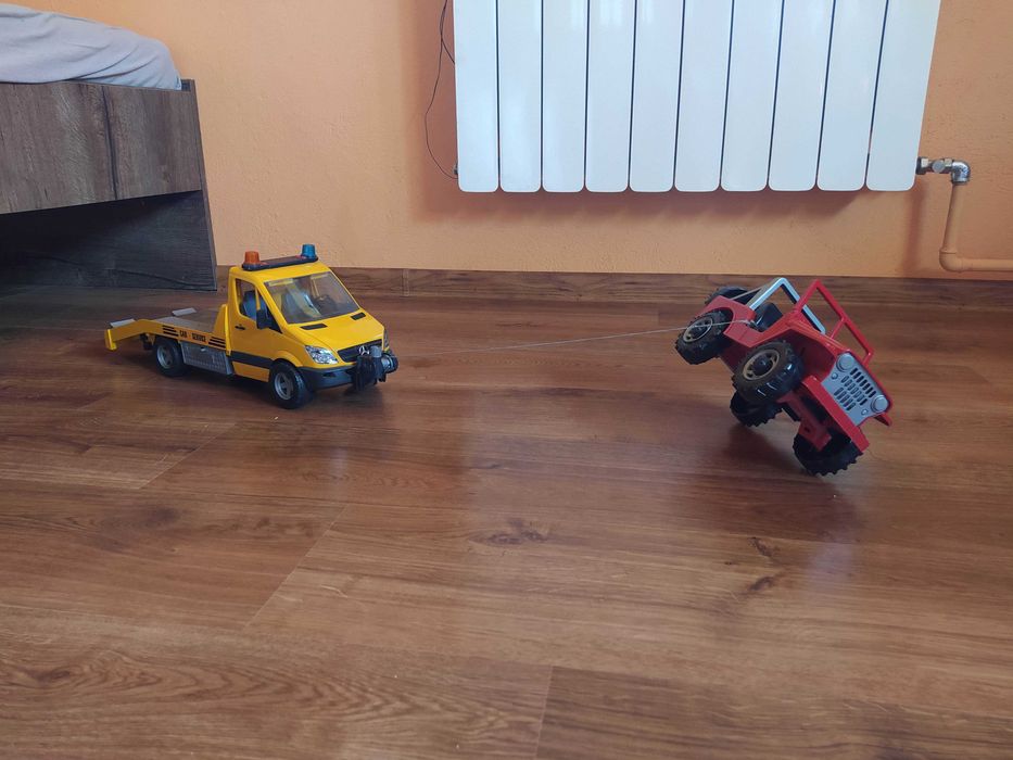 Bruder auto - laweta Mercedes sprinter + JEEP. Na preznt.