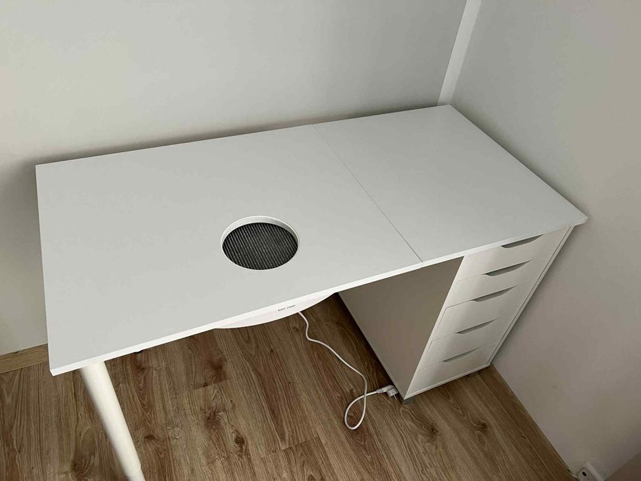 Biurko kosmetyczne do pochlaniacz afinia