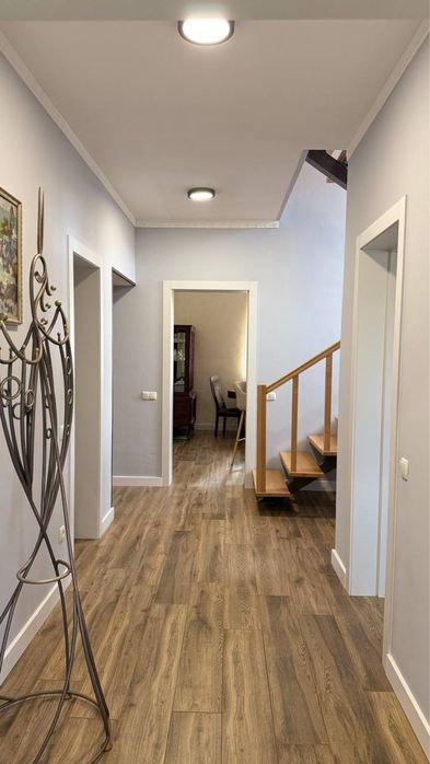 Будинок,Гостомель,Центр,Інд.газ опал,Без комісії%Терміново,Поряд ліс