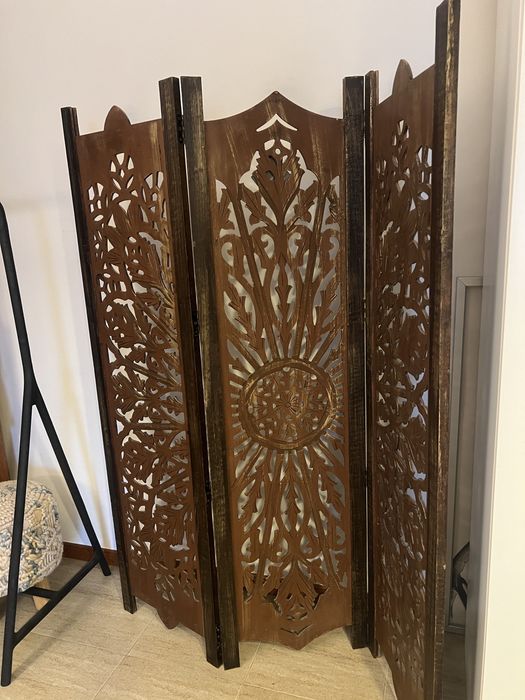 Biombo em madeira