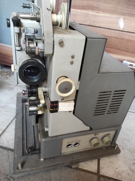 Stary Projektor 16mm Elew PRL