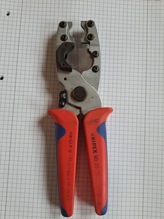 KNIPEX 90 25 20 професійний труборіз
