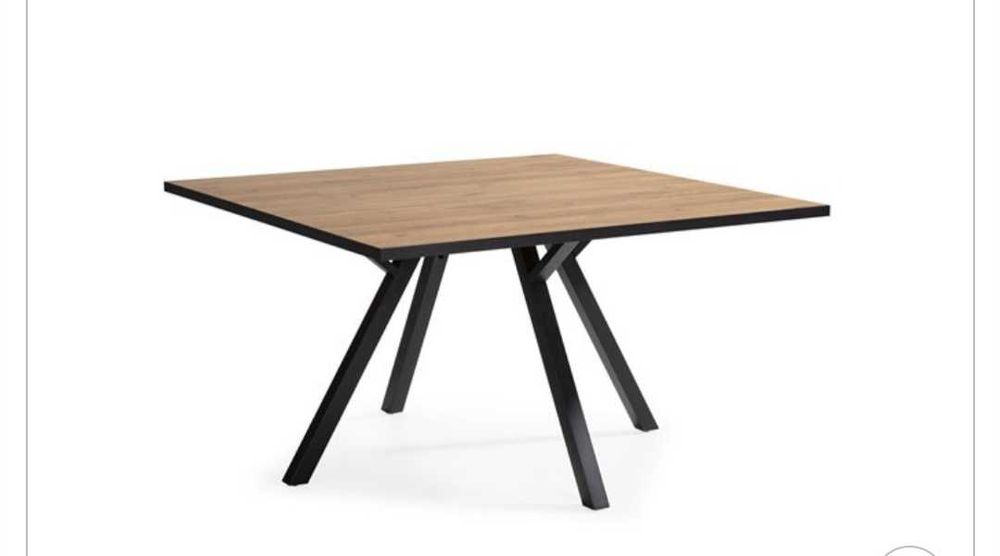 Mesa de jantar Milena, Carvalho preto com 4 cadeiras