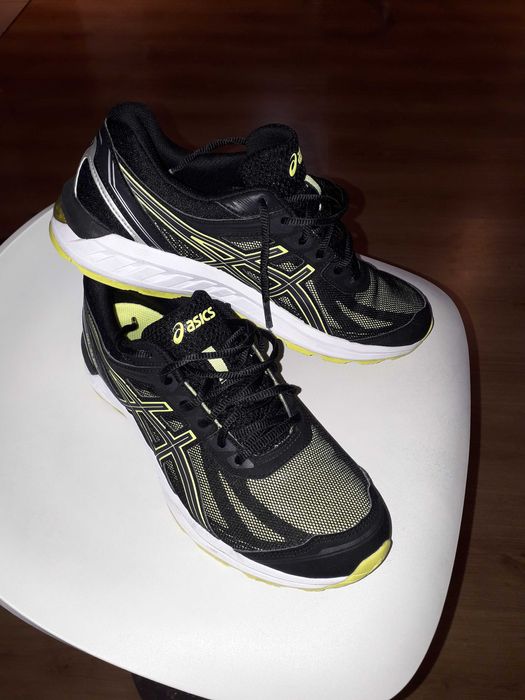 Asics buty sportowe do biegania 40.5