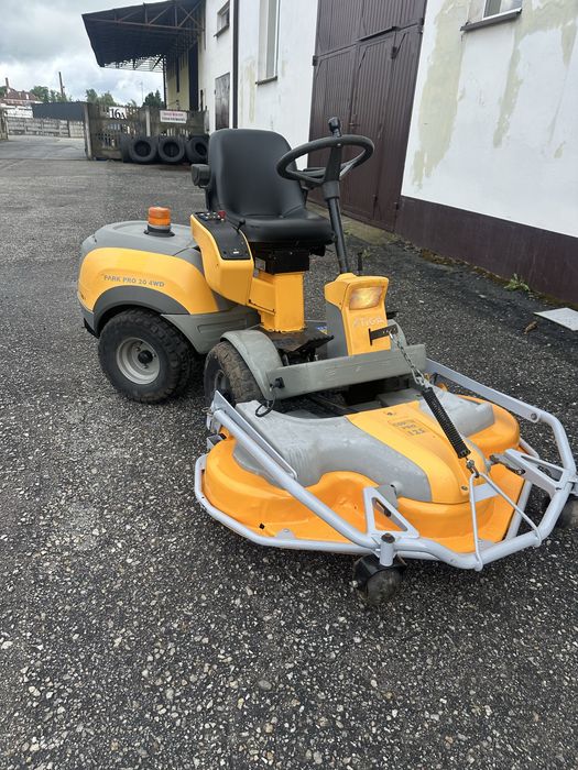 Profesjonalny traktorek kosiarka STIGA PARK PRO 20 4x4  125 cm