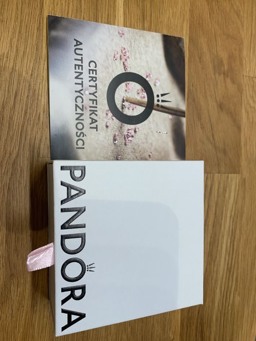 Srebrna bransoletka na rękę Pandora Moments z dwoma Charmsami Nowa